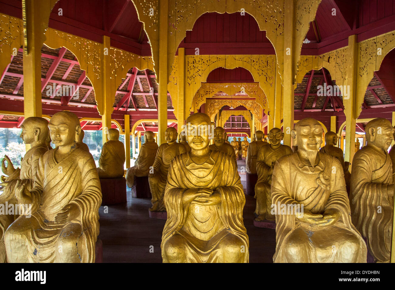 Thailand Asien Bangkok Ancient Siam Park Architektur bunte Kultur erleuchtete Buddhas park Pavillon Skulpturen touristische Stockfoto