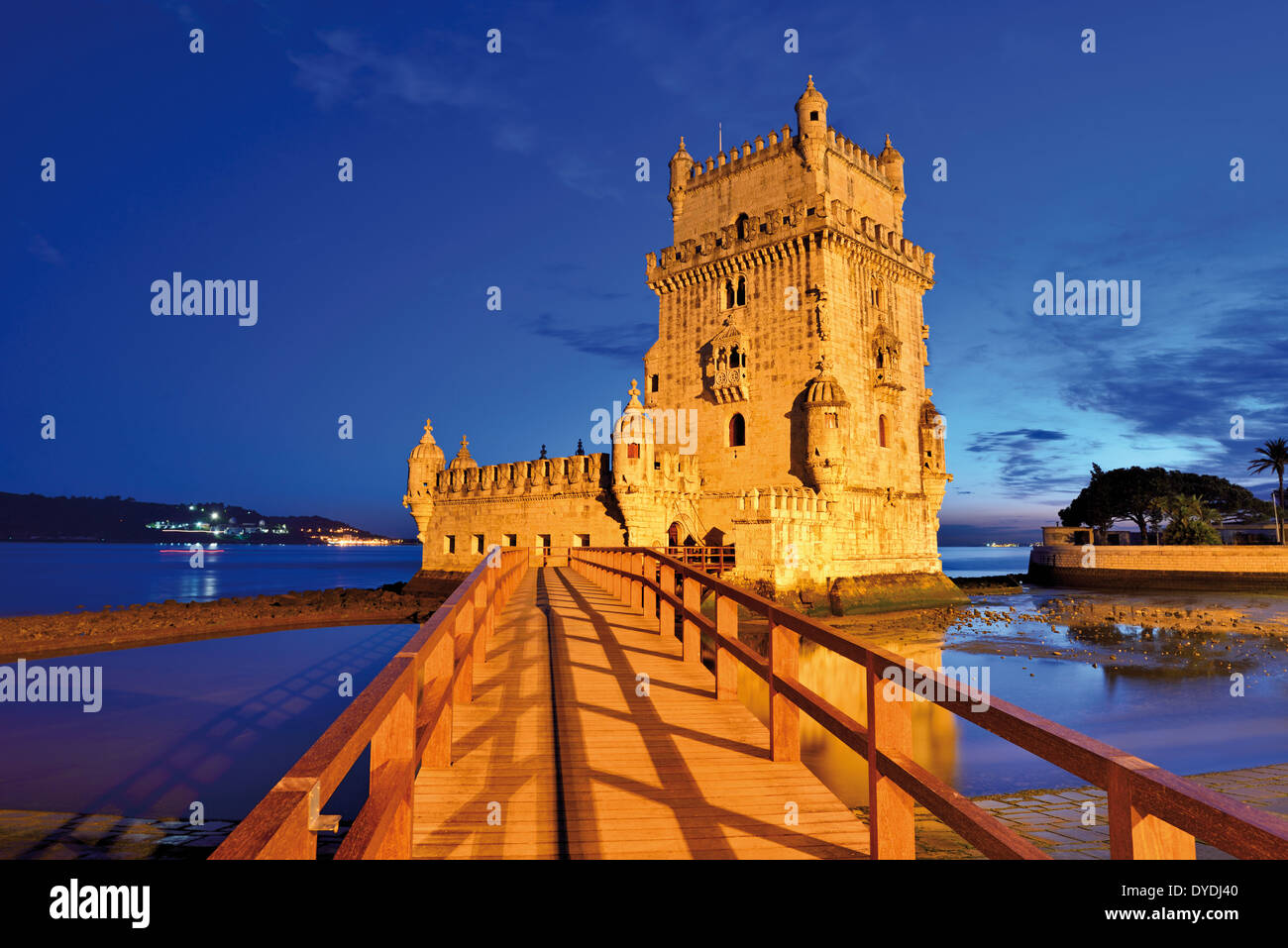 Portugal, Lissabon: Nächtliche Blick auf den Turm von Belem Stockfoto