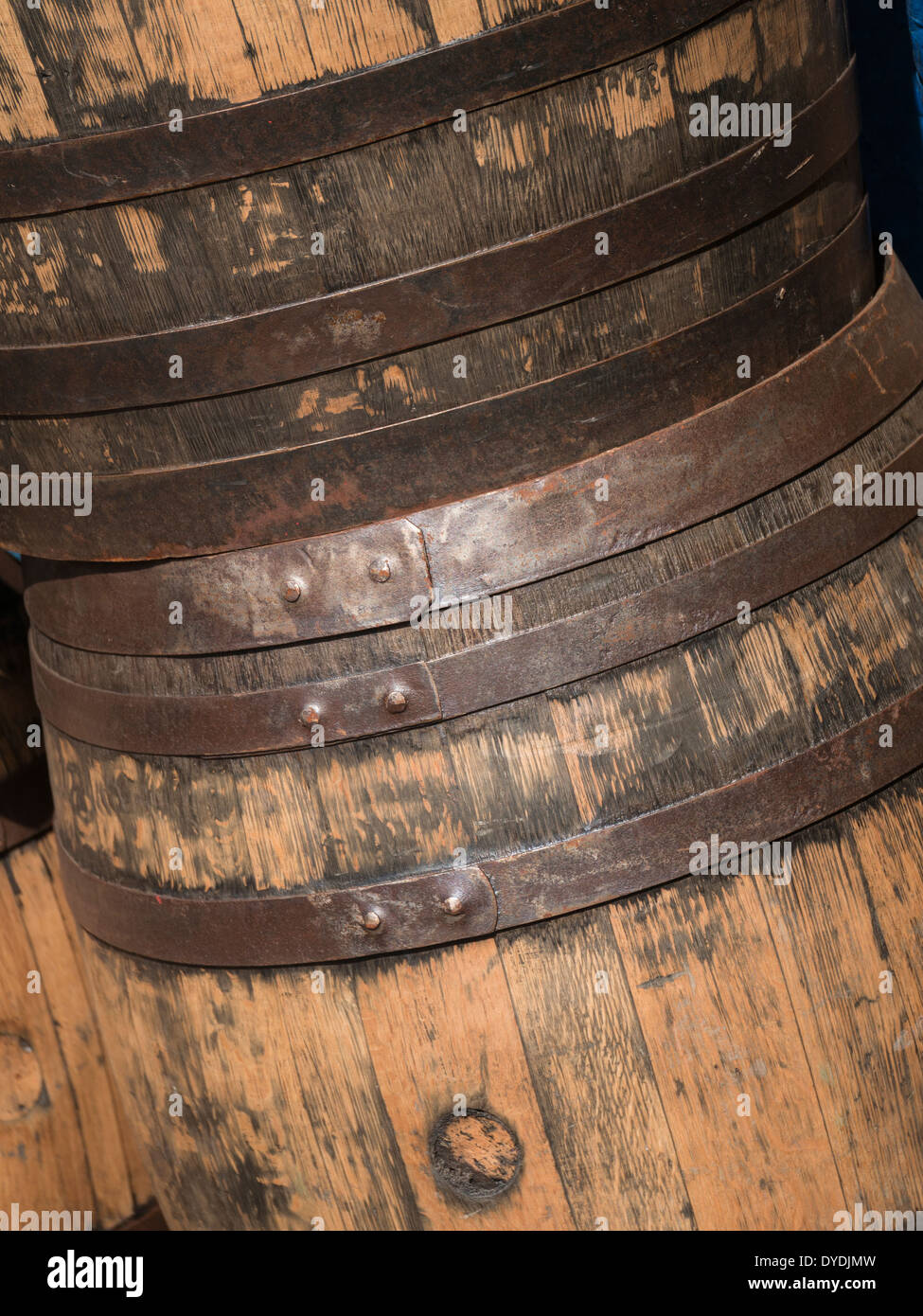 hölzerne Whisky-Fässer Stockfoto