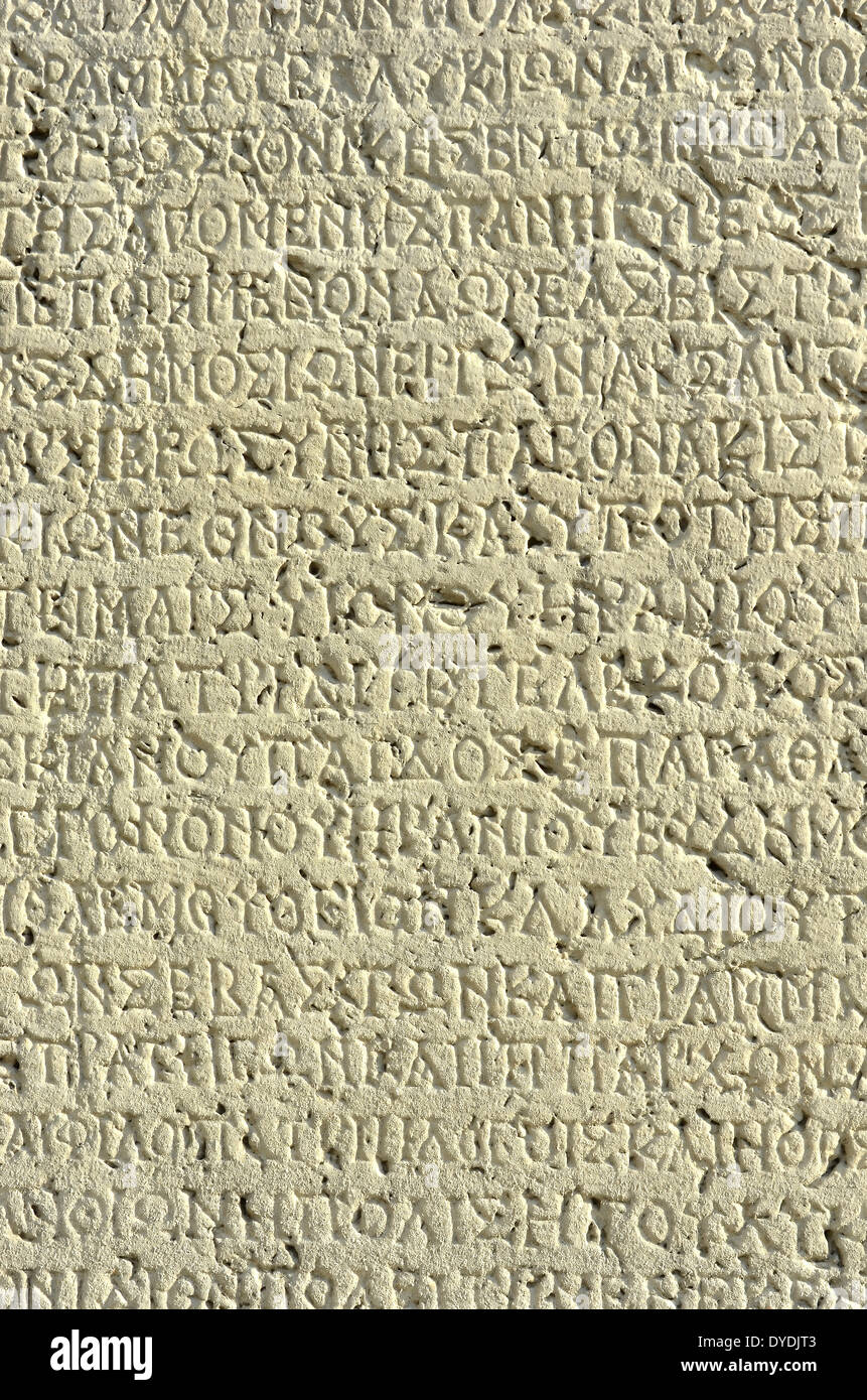 Griechische Antike griechische griechischen Buchstaben Sprache klassische klassischen Alphabet schreiben Gravur gravierte Tablet Stein Hingabe ston Stockfoto