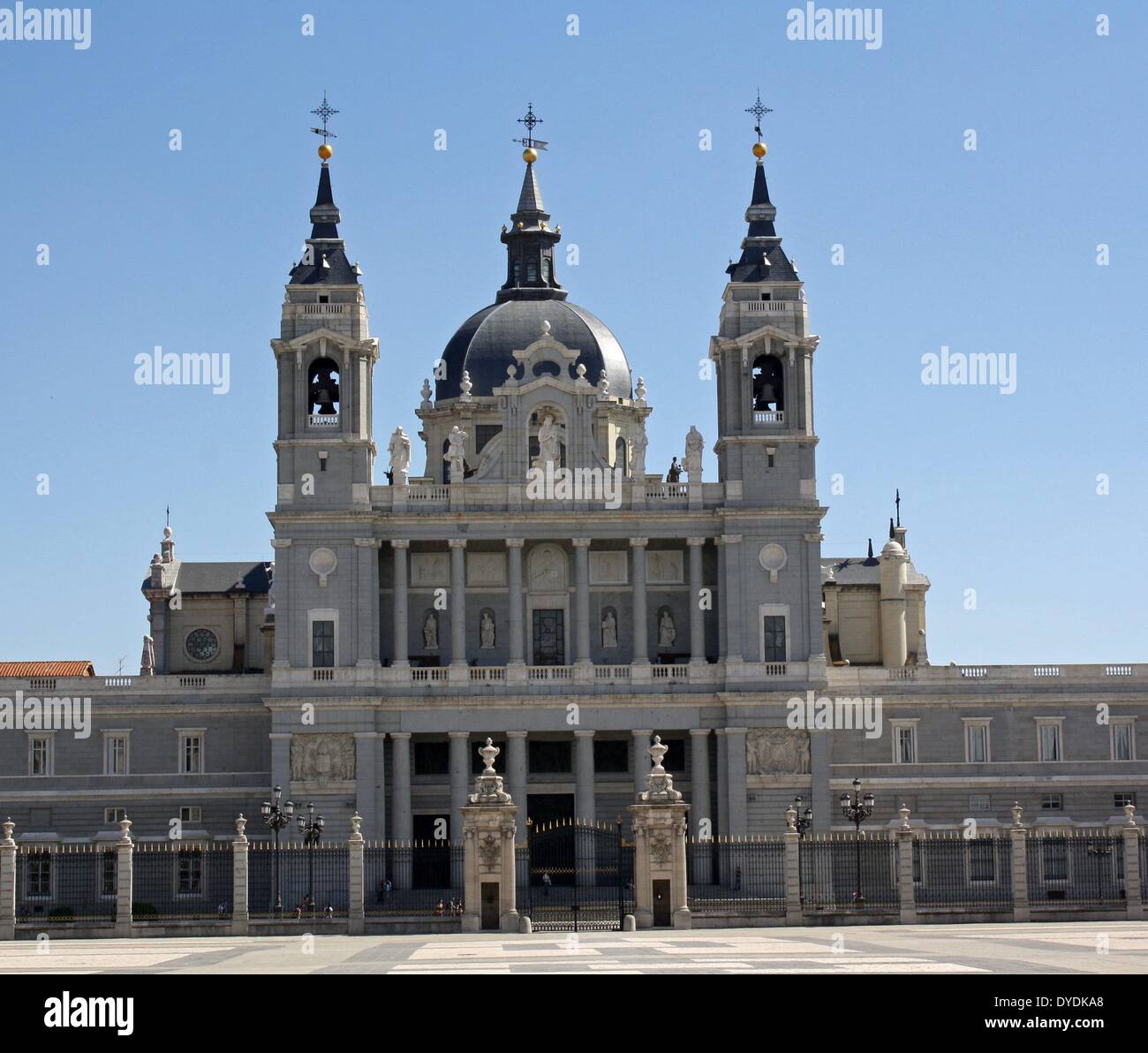 Die Kathedrale der Heiligen Maria der Königlichen von La Almudena. 15. Juni 1993 abgeschlossen. Madrid. Spanien 2013 Stockfoto