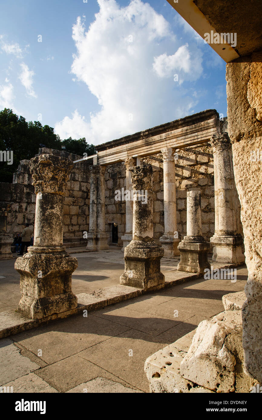 Ruinen der alten Synagoge in Kapernaum durch den See Genezareth, Israel. Stockfoto