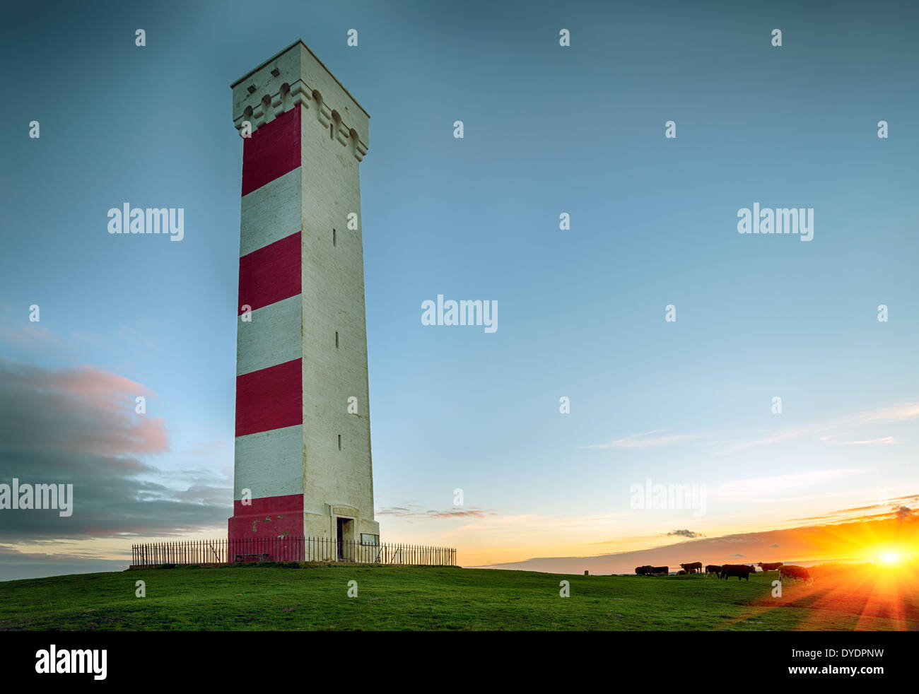 Sonnenuntergang am Gribbin Head Leuchtturm in Cornwall Stockfoto