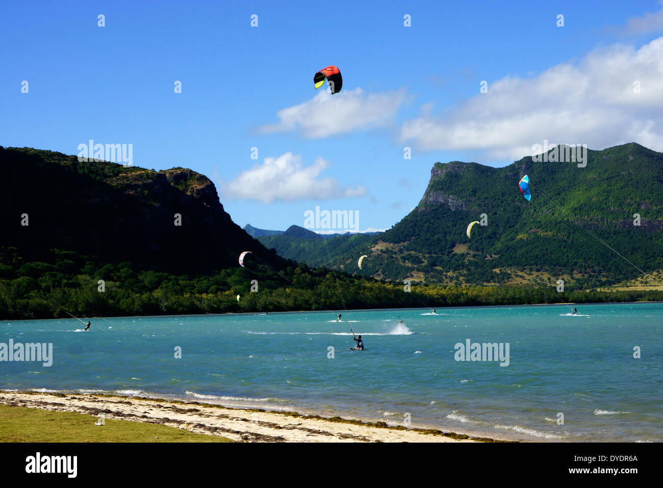 Kite-Surfer am Le Morne Brabant Halbinsel, Insel Mauritius Stockfoto