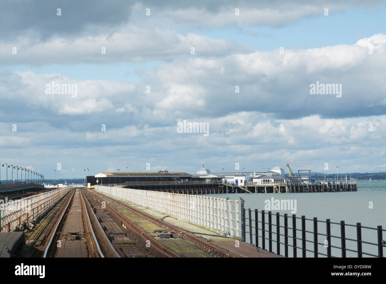 Pier fahren und Eisenbahn auf der Isle Of Wight Stockfoto