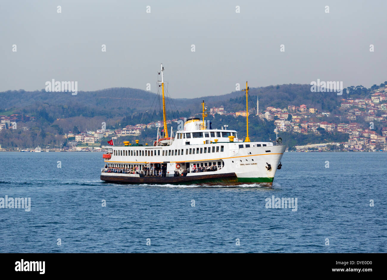 Kreuzfahrt Schiff/Fähre am Bosporus, Istanbul, Türkei Stockfoto