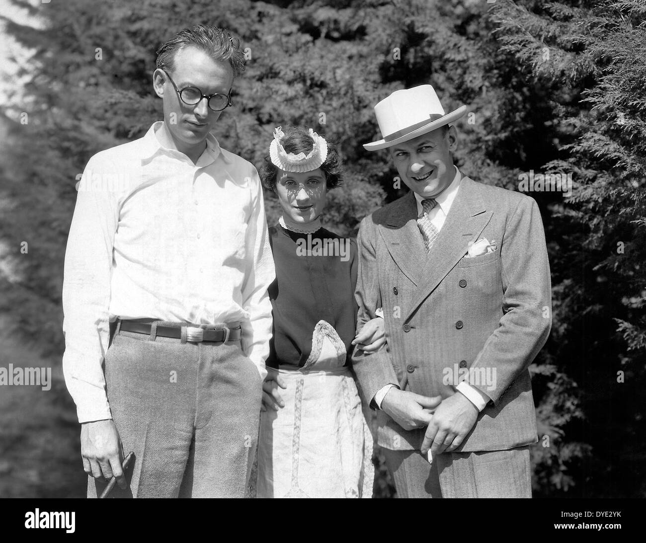 Drehbuchautor Tim Whalen, Beatrice Lillie & Direktor Sam Taylor am Set des Films, "Exit Lächeln", 1926 Stockfoto