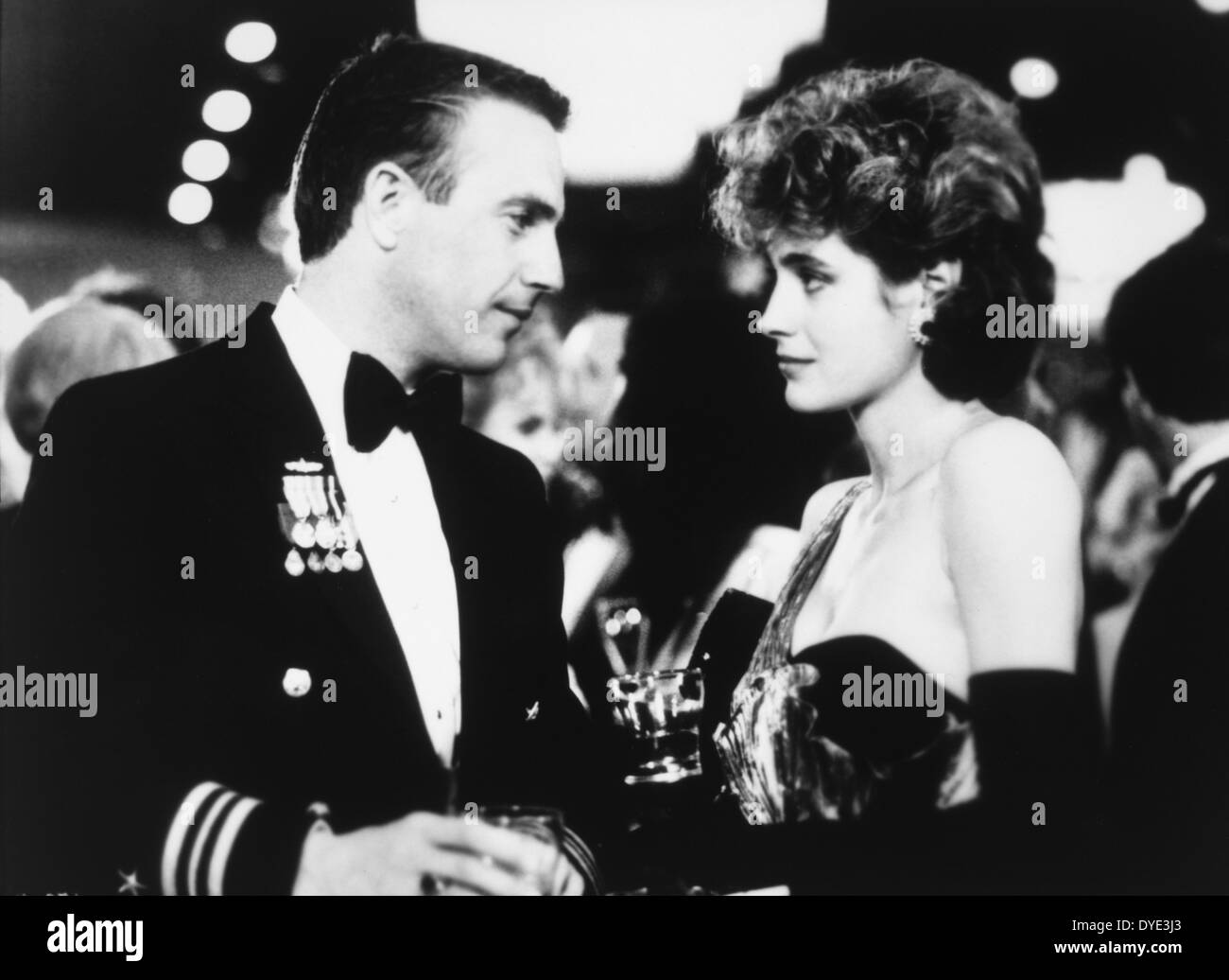 Sean Young und Kevin Costner, am Set des Films, "No Way Out", 1986 Stockfoto