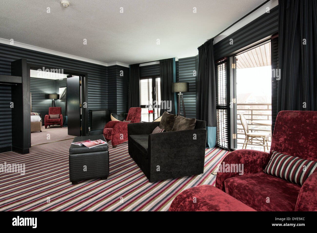 Eine stilvolle moderne Ferienwohnung eingerichtete Suite im DeVere Hotel Swindon, Wiltshire Stockfoto