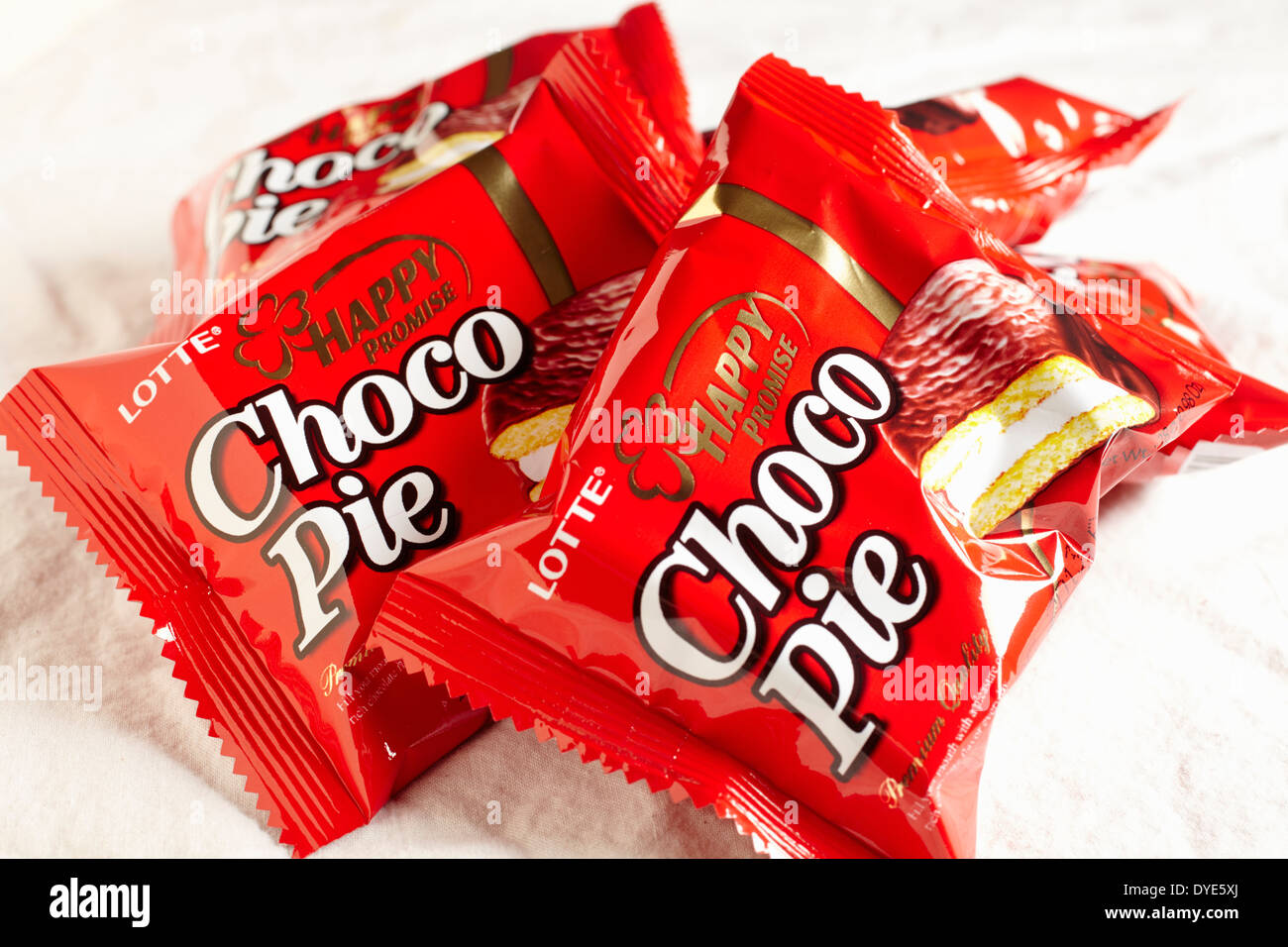 Choco-Pie im Paket, eine südkoreanische Lieblingssnack und Schmuggelware Element in Nordkorea Stockfoto