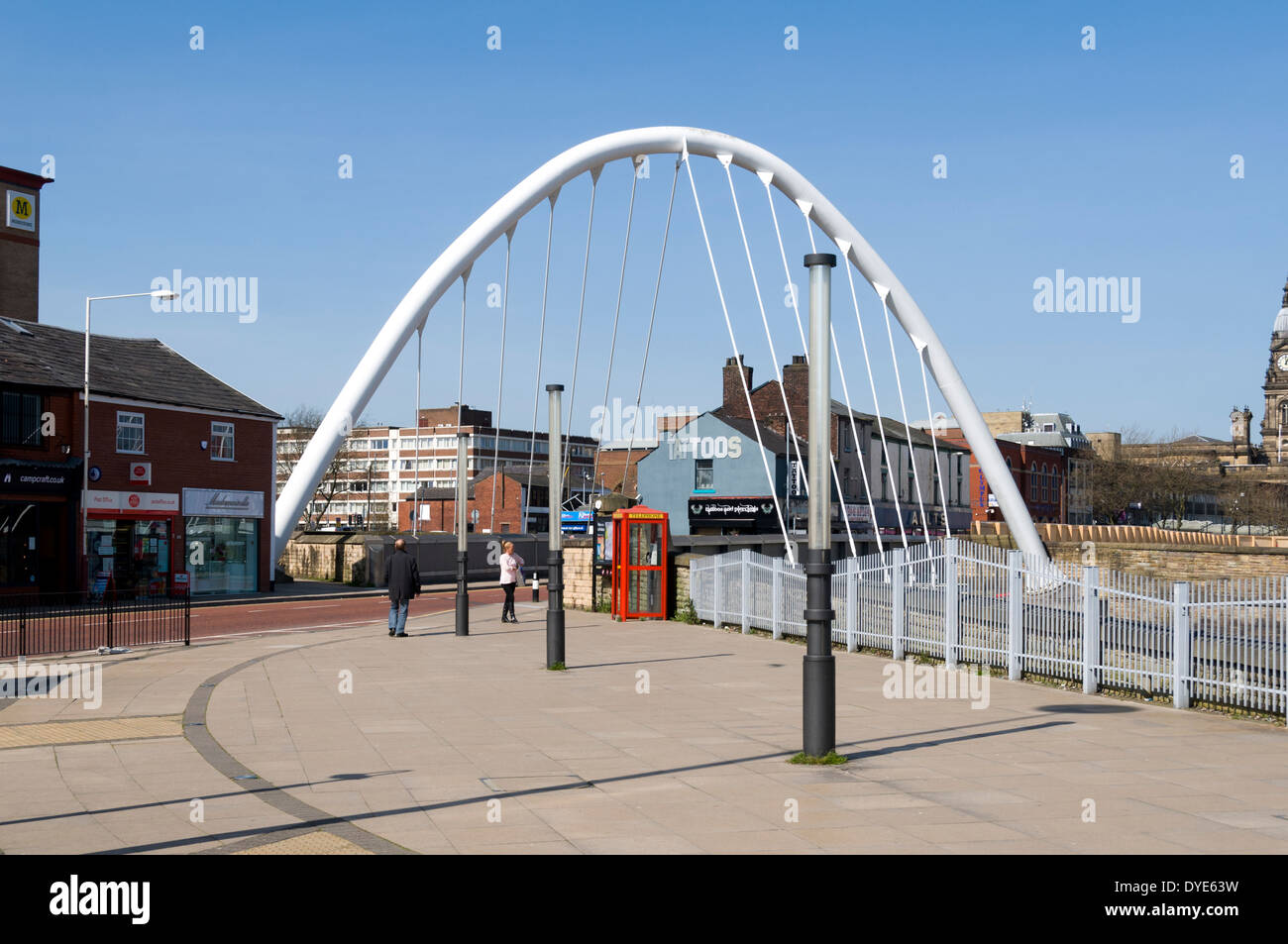 Die Newport Street Brücke, Bolton, Greater Manchester, England, UK. Entworfen von Cass Hayward. Stockfoto