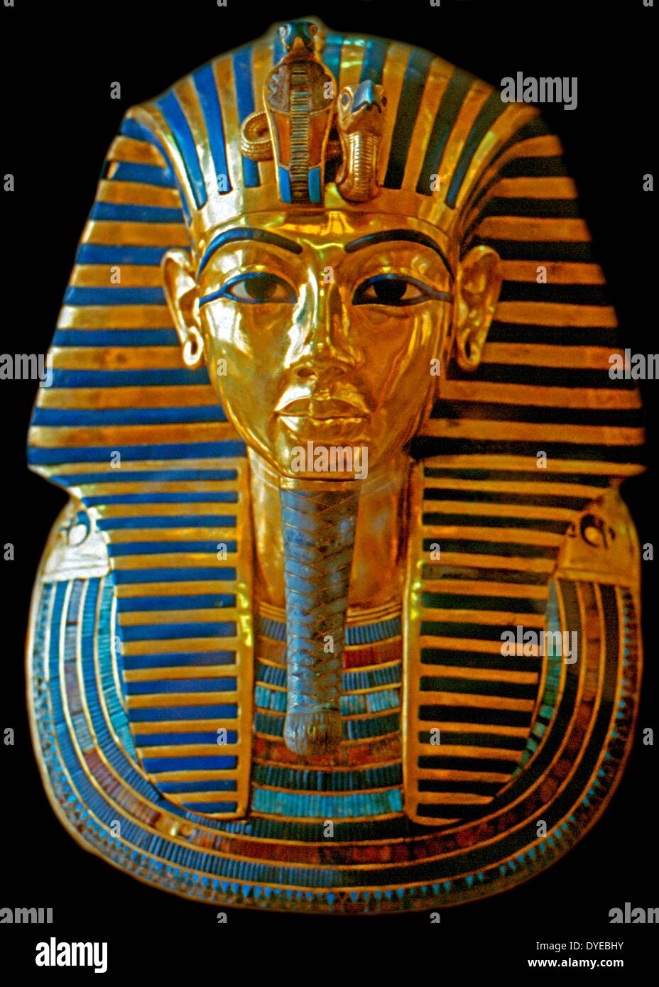 Maske der Mumie von Tutanchamun, das beliebte Symbol für das alte Ägypten im Ägyptischen Museum. Tut-ench-Amun (alternativ mit Tutanchamun buchstabiert). Ägyptischen Pharao der 18. Dynastie (regierte Ca. 1332 v. Chr. - 1323 v. Chr. in der konventionellen Chronologie), während der Zeit der ägyptischen Geschichte als das neue Königreich bekannt. Stockfoto