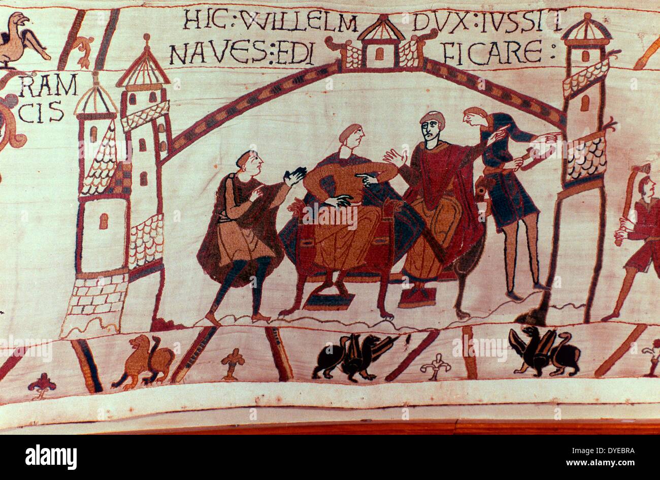 Szene aus dem Teppich von Bayeux eine gestickte Tuch fast 70 Meter (230 ft) lang, das schildert die Ereignisse, die zu der Normannischen Eroberung Englands über William, Herzog der Normandie und Harold, Earl of Wessex, dem späteren König von England, und gipfelte in der Schlacht von Hastings im Jahre 1066 Stockfoto