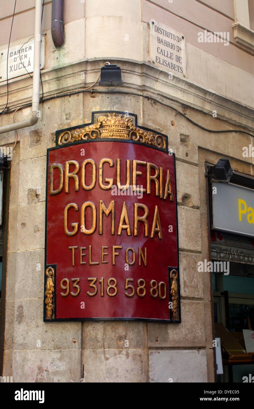 Ecke street sign. Barcelona. Spanien 2013 Stockfoto
