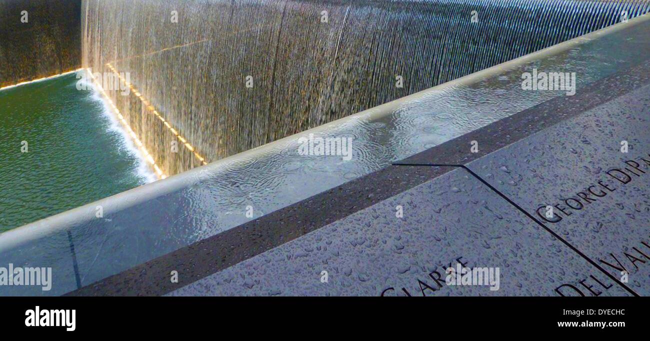 Ground Zero Memorial (Spiegelt fehlen), die Ehrung der Opfer des 11. September 2001 Anschlag auf das World Trade Centr ewhich destroed der Twin Towers. New York City, USA Stockfoto