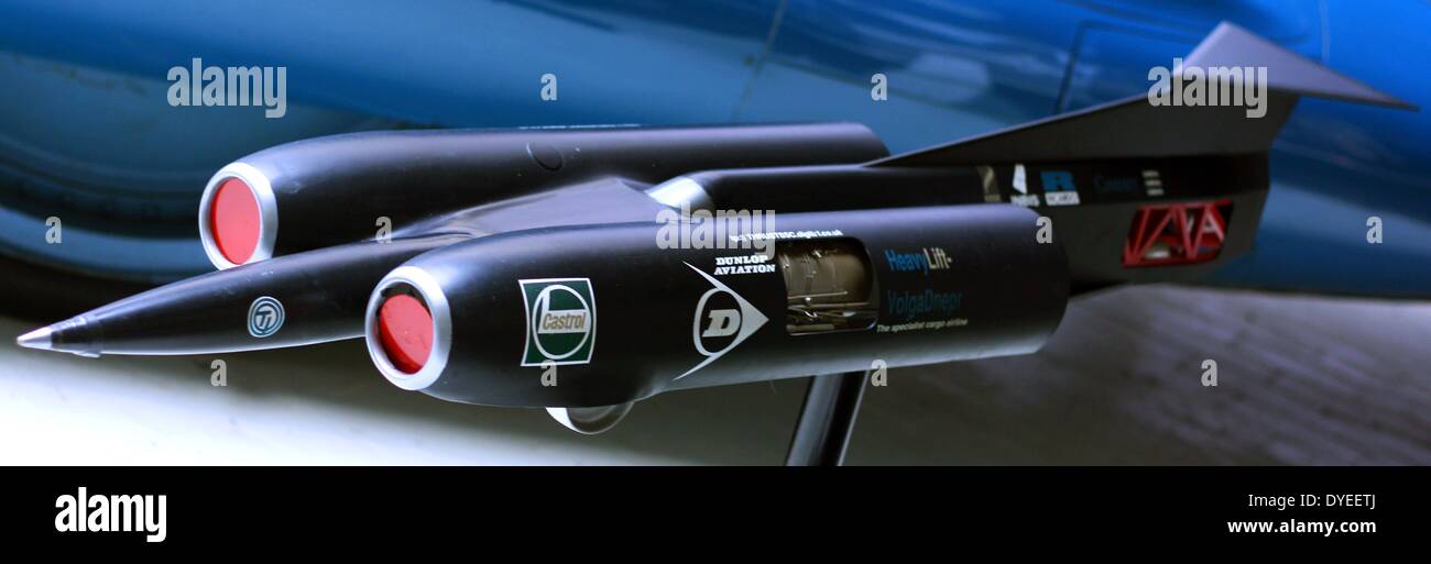 Modell der Thrust SSC Supersonic Car 1997. Thrust SSC hält den Geschwindigkeitsrekord und war das erste Auto der Schallmauer offiziell Pause Stockfoto
