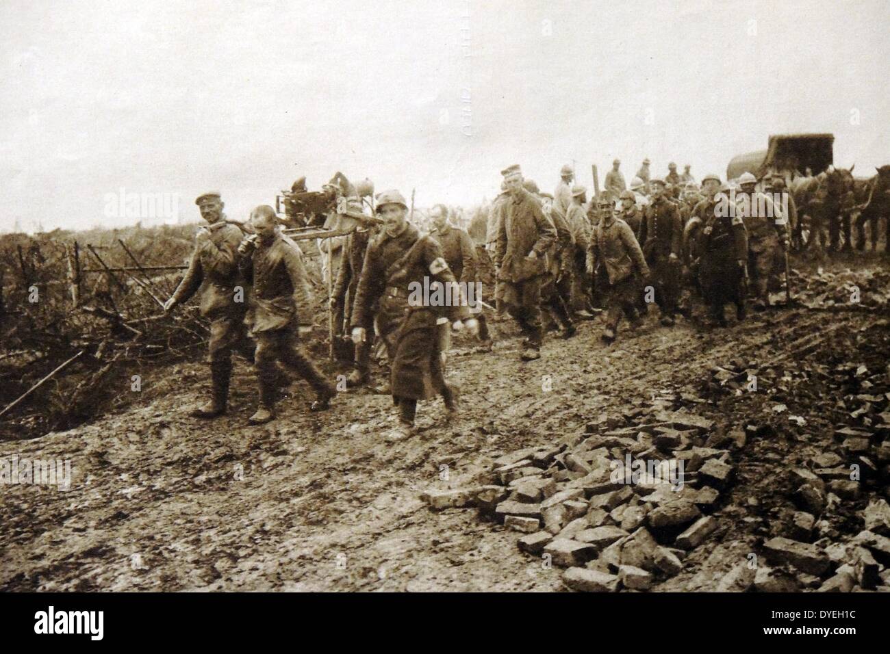 Deutschen Kriegsgefangenen erfasst durch die französischen Truppen während des Zweiten Weltkrieges 1 - Juli 1916. Stockfoto