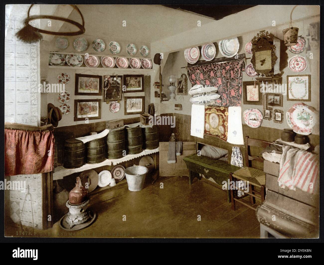 Holländisches heimischen Interieur. Eine Küche in einem alten holländischen Haus zwischen 1890-1900. Stockfoto