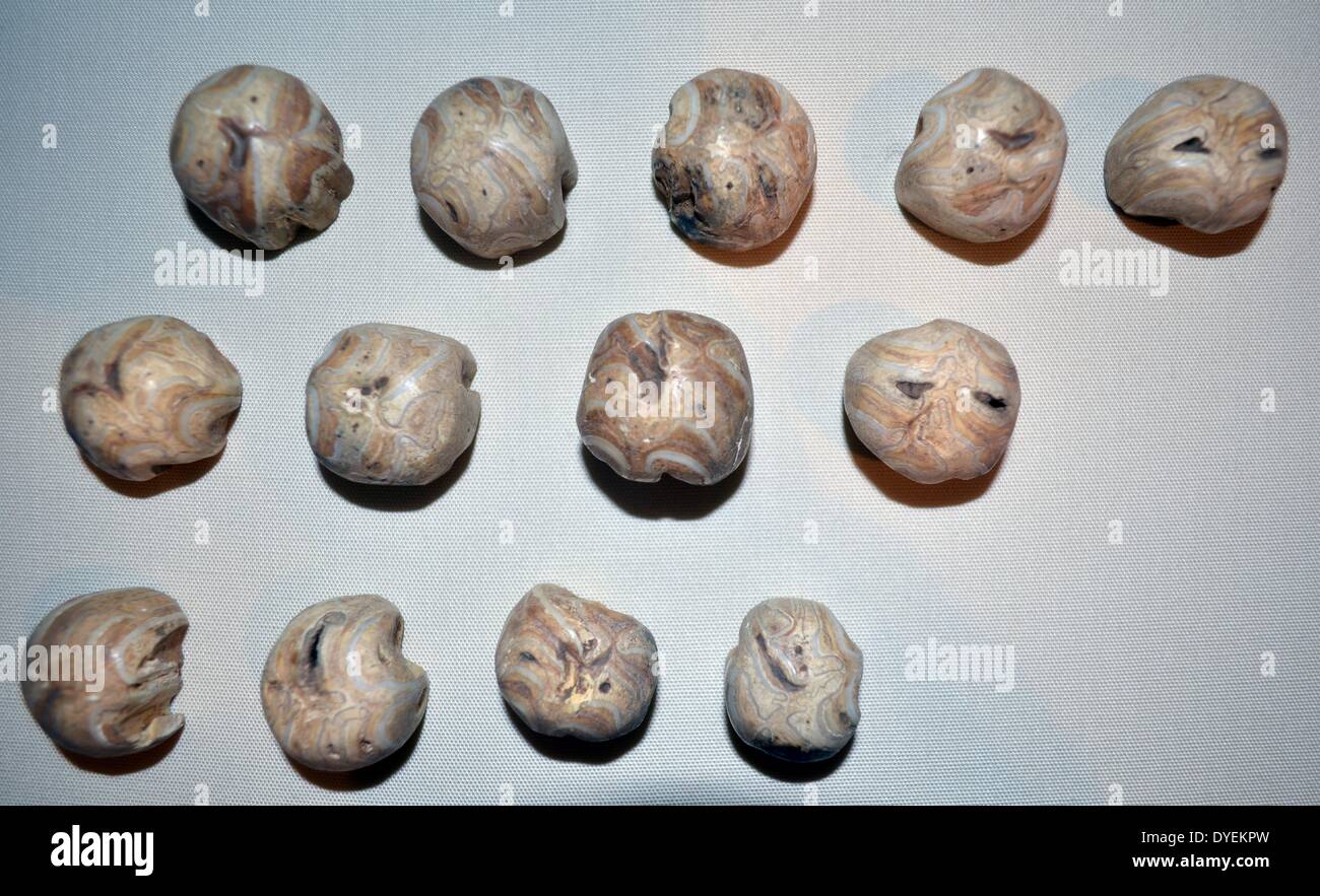 Steine 560 N.CHR. aus Pferd Zähne, Glas, Elfenbein. Stockfoto