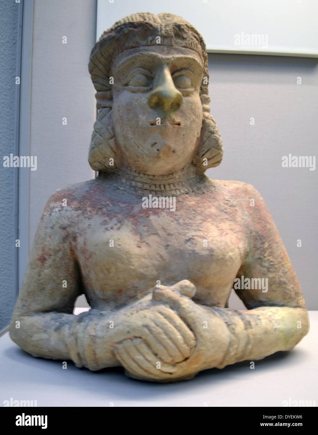 Einer der zwei farblich Ton Statuen von einer unbekannten Frau, die 2000 v. Chr. babylonische Stockfoto