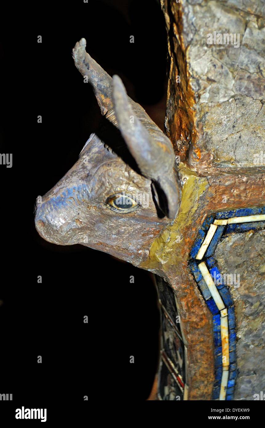 Die Silberne Lyra 2500 v. Chr. Musikinstrument. Das silber und den Kopf des Stieres sind original Teile des Gerätes. Stockfoto