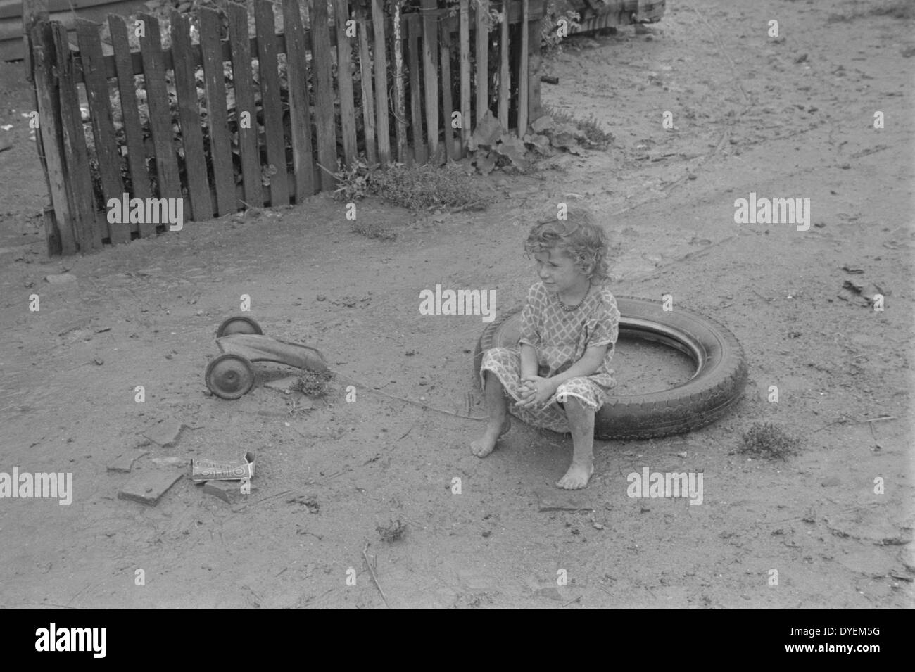 Kind-Bewohner in Circleville Hooverville, Zentrum von Ohio. Sommer 1938. Stockfoto