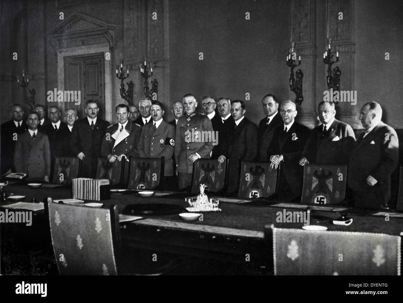 Adolf Hitler mit seinem Kabinett 1934 mit Hermann Goering und Josef Goebbels in Berlin Stockfoto