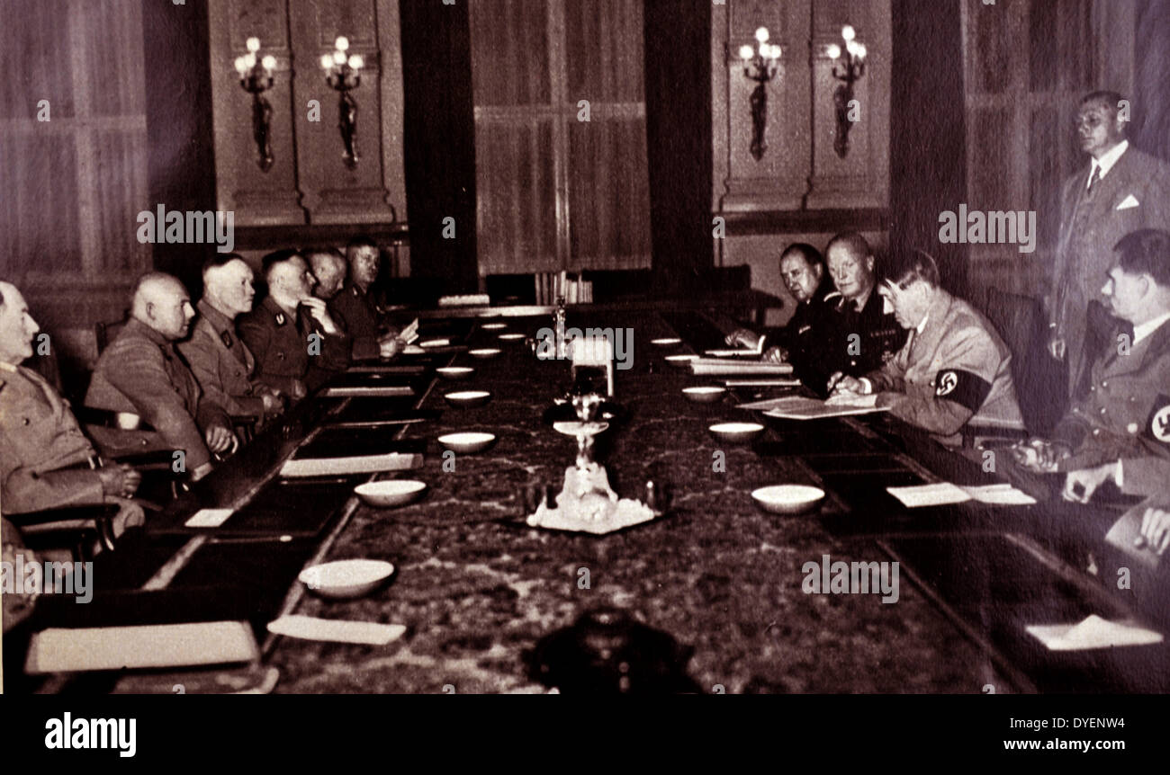Adolf Hitler und Rudolf Heß mit regionalen Führer der NSDAP bei einem Treffen in Berlin Stockfoto