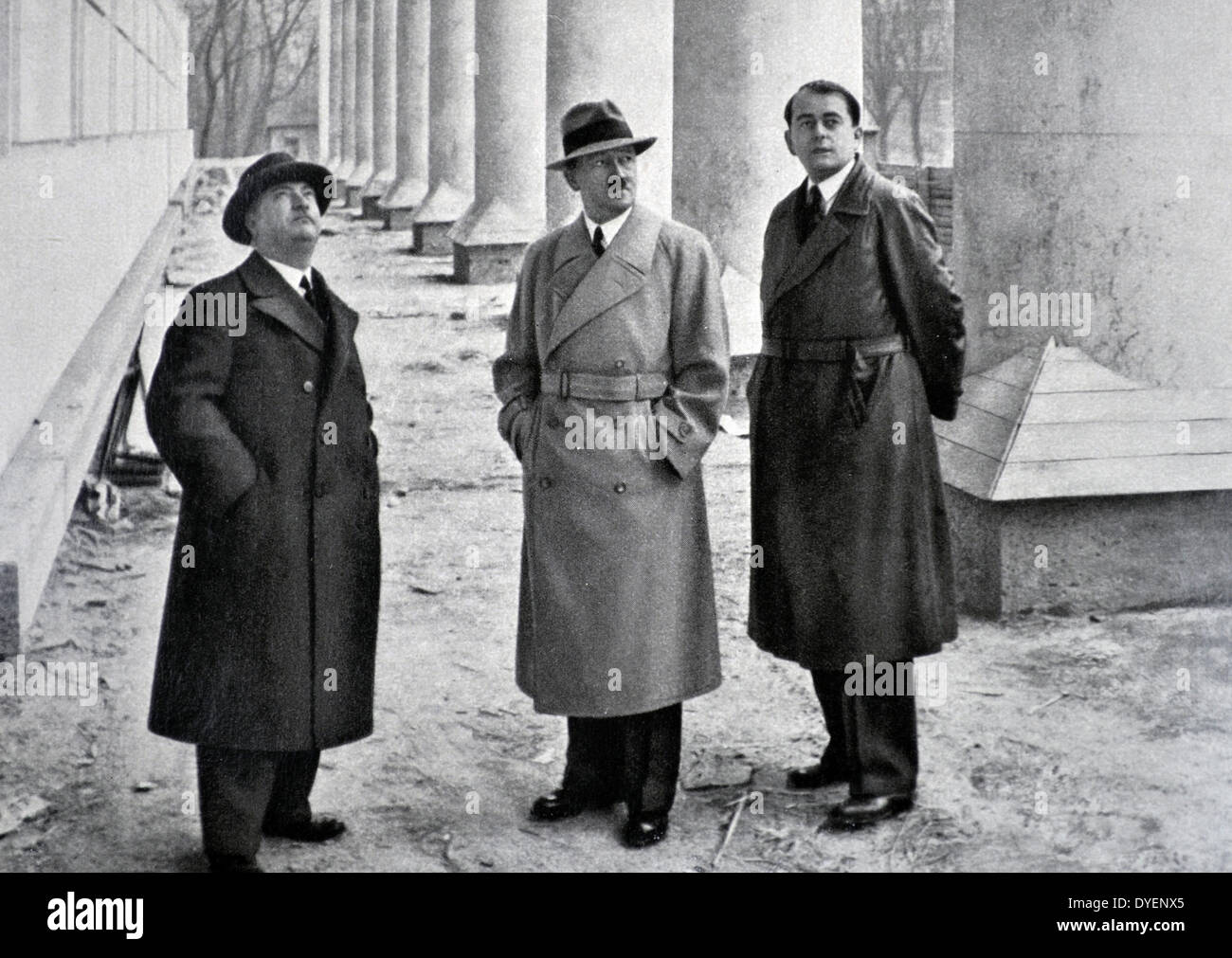 Adolf Hitler 1889-1945. Deutsche Politiker mit seinem Architekten Professor Gall und Albert Speer in Berlin 1937 Stockfoto