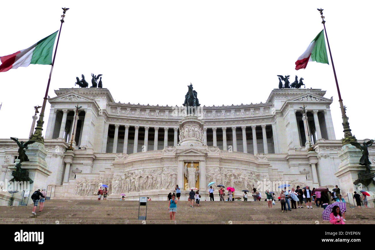 Das Monumento Nazionale a Vittorio Emanuele II oder 'Il Vittoriano" ist ein Monument in Rom erbaute König Victor Emmanuel, der erste König von einer einheitlichen Italien zu ehren. Geöffnet: 1925; durch den Architekten Giuseppe Sacconi Stockfoto