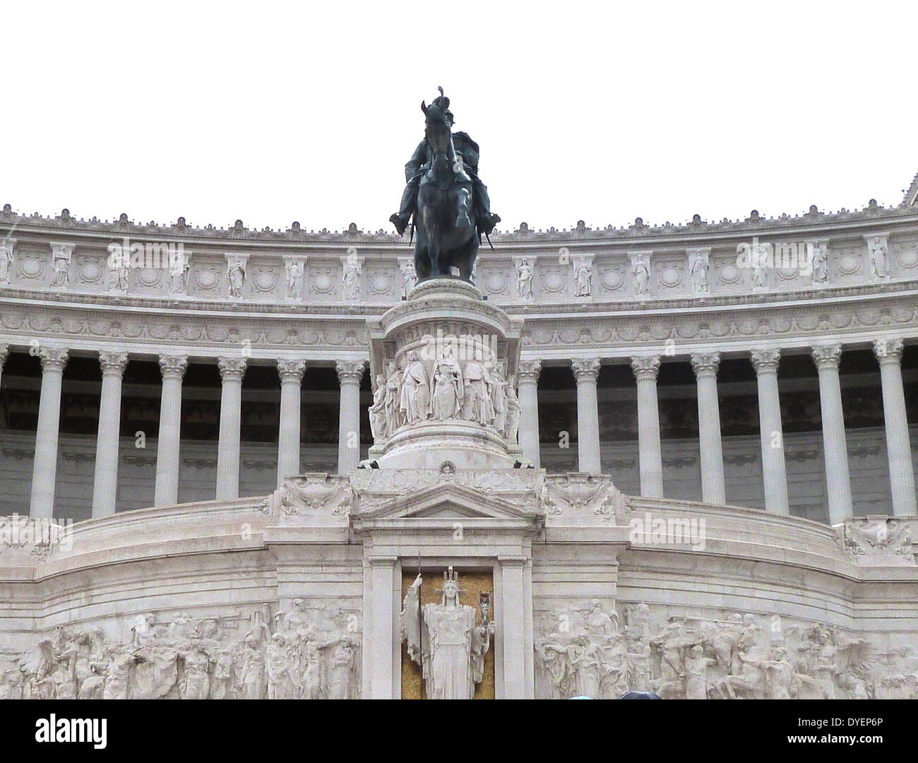 Detail einer Statue am Monumento Nazionale a Vittorio Emanuele II oder 'Il Vittoriano" ist ein Monument in Rom erbaute König Victor Emmanuel, der erste König von einer einheitlichen Italien zu ehren. Geöffnet: 1925; durch den Architekten Giuseppe Sacconi Stockfoto