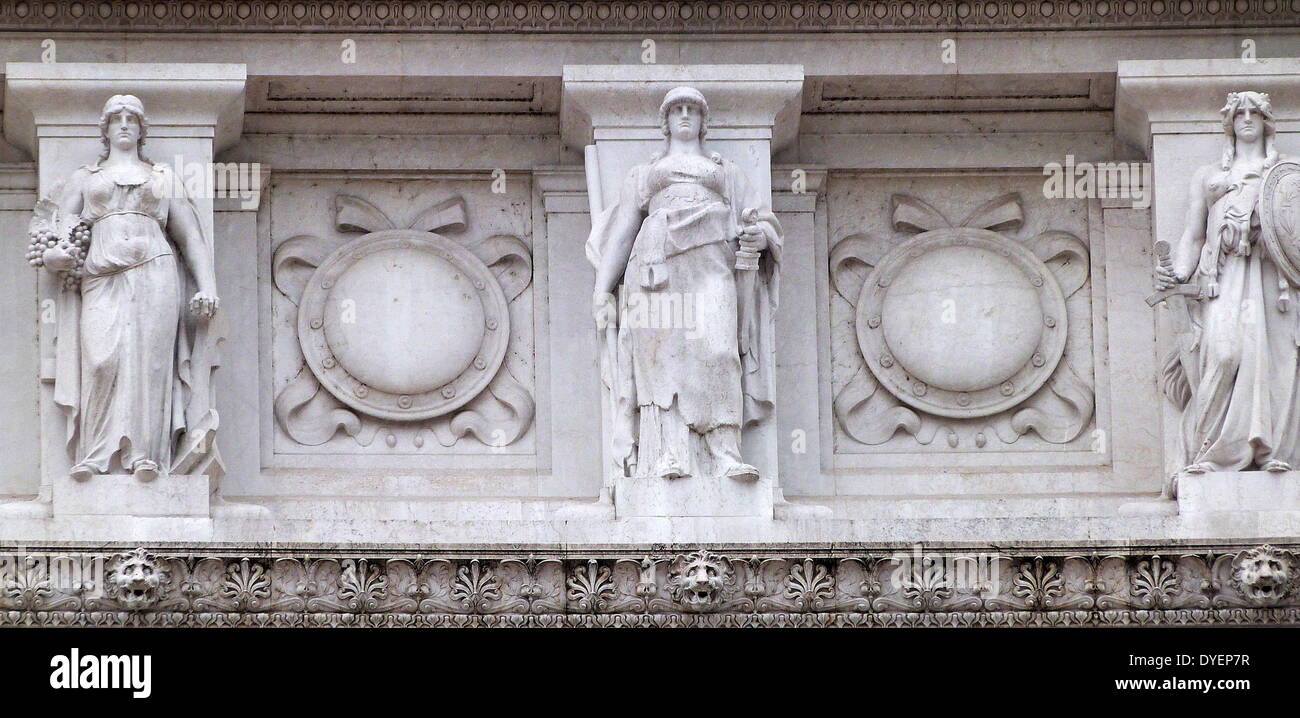 Detail einer Statue am Monumento Nazionale a Vittorio Emanuele II oder 'Il Vittoriano" ist ein Monument in Rom erbaute König Victor Emmanuel, der erste König von einer einheitlichen Italien zu ehren. Geöffnet: 1925; durch den Architekten Giuseppe Sacconi Stockfoto