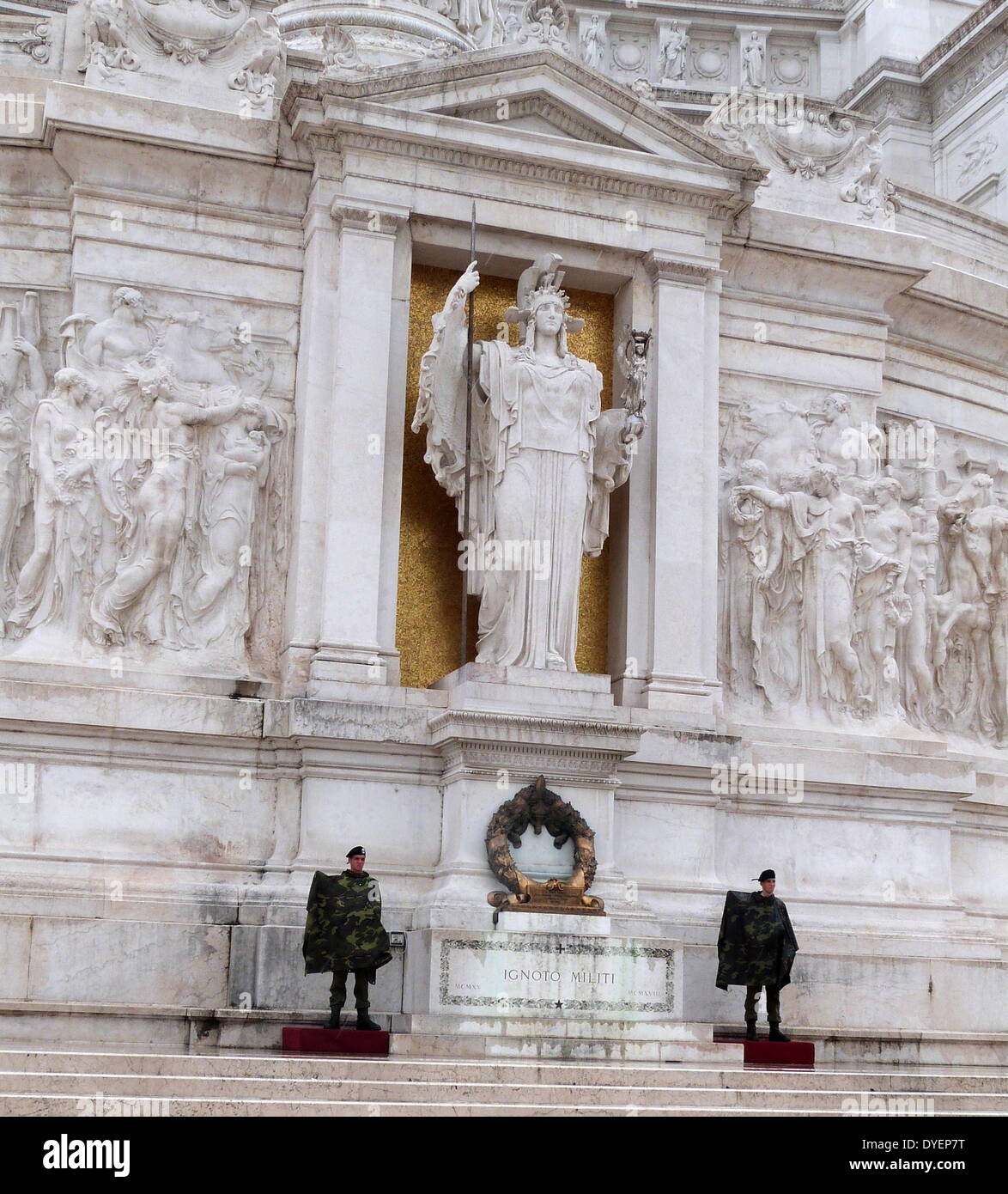 Detail einer Statue am Monumento Nazionale a Vittorio Emanuele II oder 'Il Vittoriano" ist ein Monument in Rom erbaute König Victor Emmanuel, der erste König von einer einheitlichen Italien zu ehren. Geöffnet: 1925; durch den Architekten Giuseppe Sacconi Stockfoto