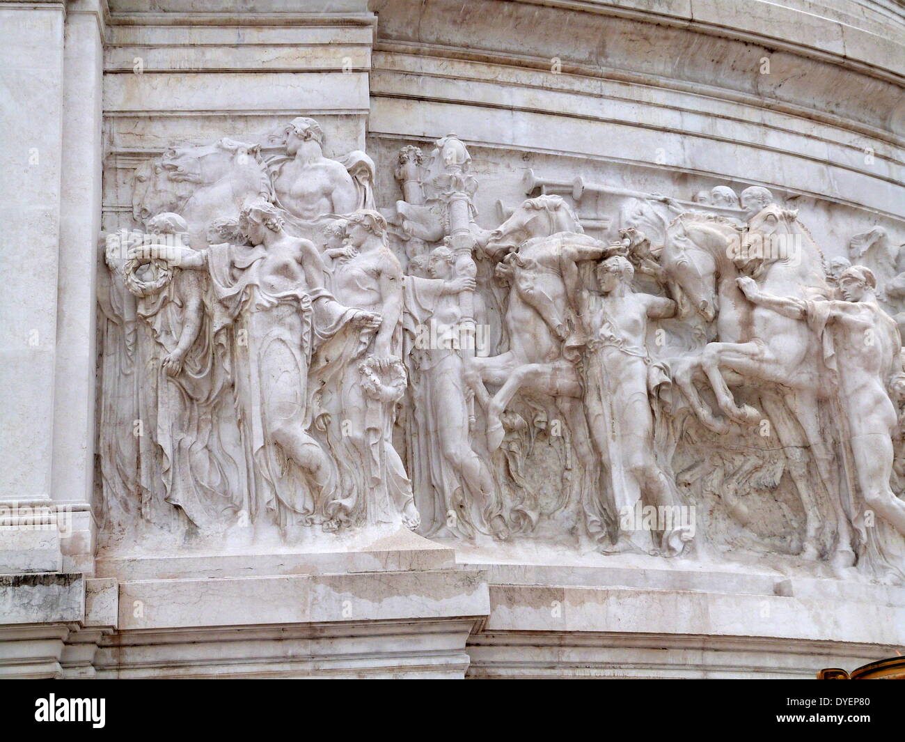 Detail einer Statue am Monumento Nazionale a Vittorio Emanuele II oder 'Il Vittoriano" ist ein Monument in Rom erbaute König Victor Emmanuel, der erste König von einer einheitlichen Italien zu ehren. Geöffnet: 1925; durch den Architekten Giuseppe Sacconi Stockfoto
