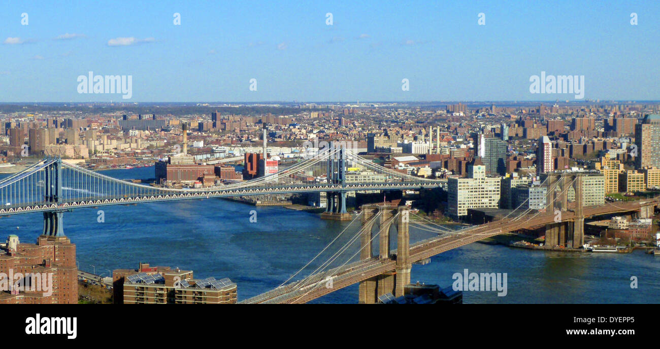 Die Brooklyn Bridge ist eine Brücke in New York City und ist eine der ältesten Hängebrücken der USA. Im Jahr 1883 abgeschlossen, es verbindet die Stadtteile Manhattan und Brooklyn durch Spanning den East River. Stockfoto