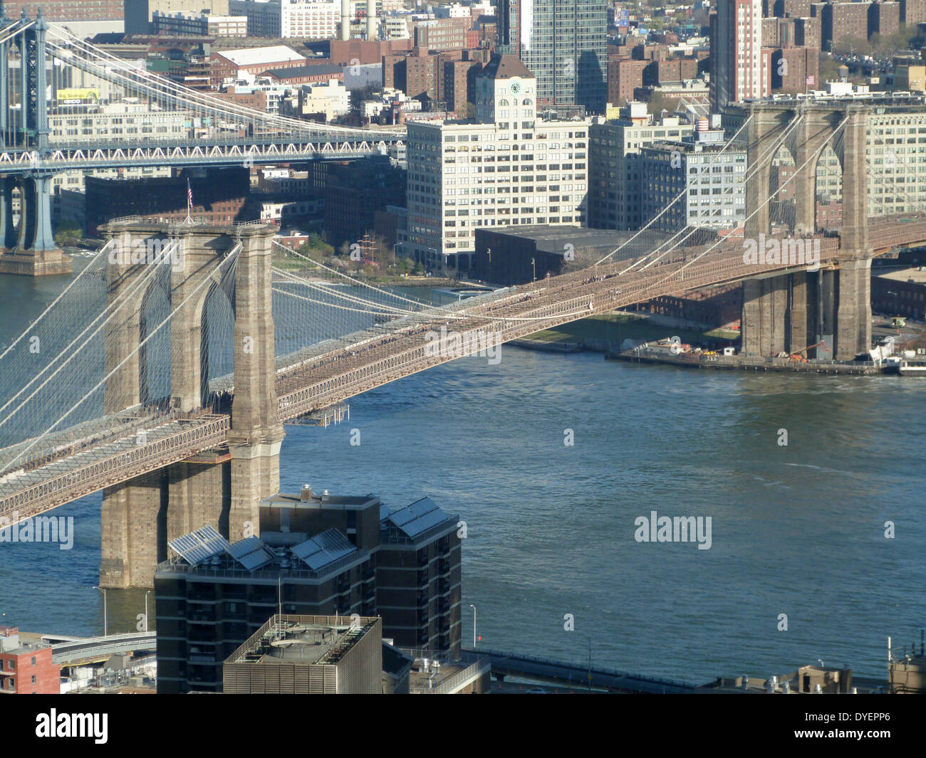 Die Brooklyn Bridge ist eine Brücke in New York City und ist eine der
