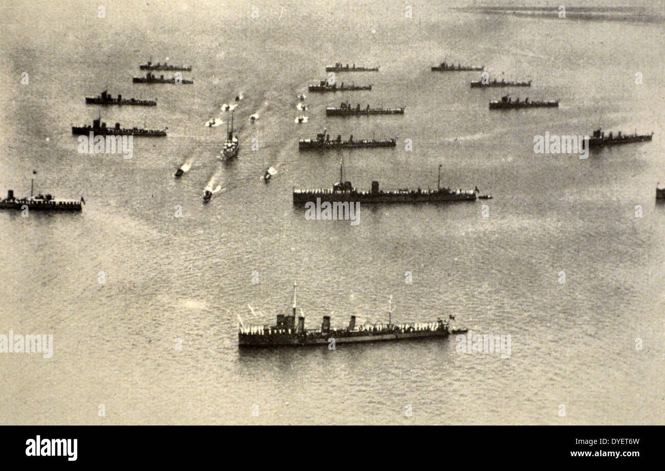 Italienische Marine-Übungen in Gründung 1930 Stockfoto