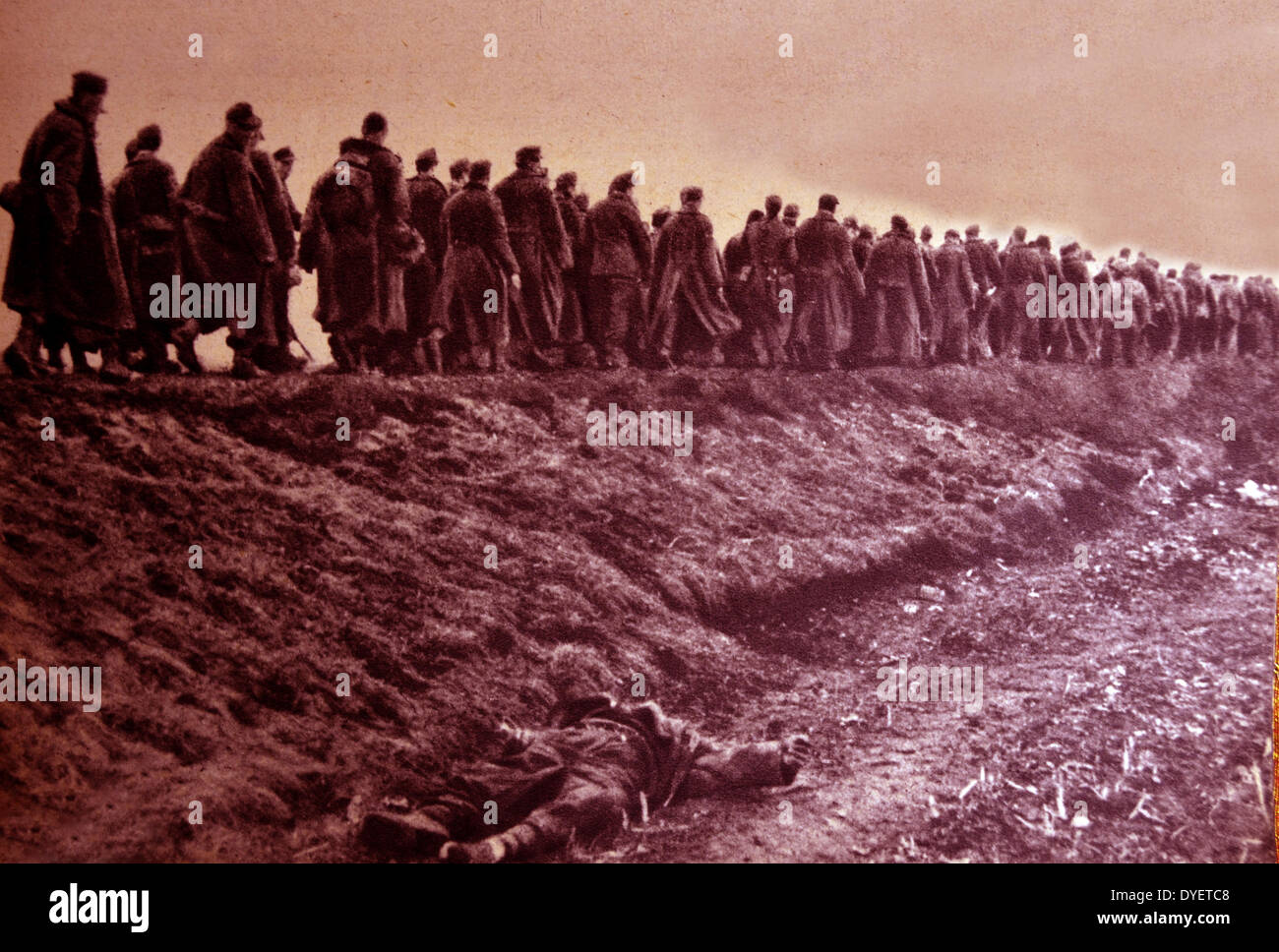 Zweiter Weltkrieg: Deutsche Kriegsgefangene nach der Befreiung von Colmar, Frankreich 1945 Stockfoto