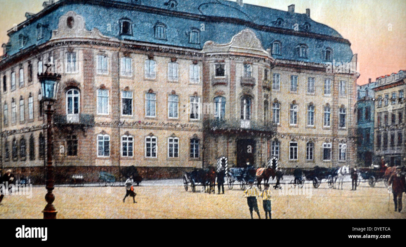 Mayance sur Rhin (nach dem Ersten Weltkrieg die französische Mainz belegt) zwischen 1919 und 1930 nach dem Vertrag von Versailles mit Wirkung vom 28. Juni 1919 ging. Das Rheinland (Mainz) wurde eine entmilitarisierte Zone bis 1935 und der französischen Garnison, Vertreter der Triple Entente, war zu bleiben, bis die Reparationen bezahlt wurden. In Mainz 1923 nahmen im Rheinland separatistischen Bewegung, eine Republik im Rheinland proklamiert. Er brach im Jahre 1924. Die Französische trat am 30. Juni 1930 Stockfoto