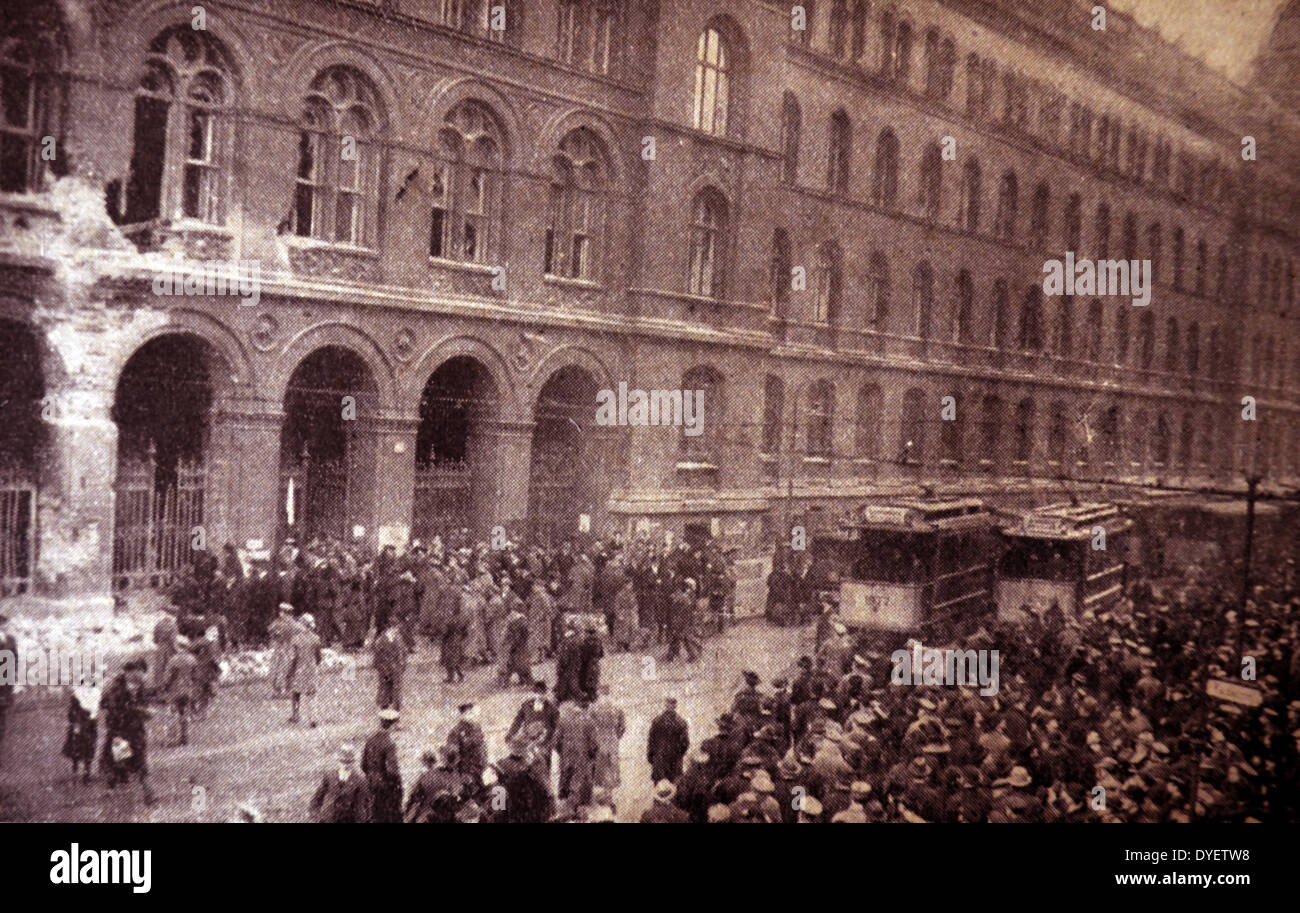 1918 Aufstand in Berlin die deutsche Revolution (Deutsch: November Revolution) war die politisch motivierter Bürgerkrieg in Deutschland am Ende des Ersten Weltkrieges, die in den Austausch des kaiserlichen Deutschlands Regierung mit einer Republik zur Folge hatte. Der revolutionären Periode von November 1918 dauerte bis in die formelle Gründung der Weimarer Republik im August 1919. Stockfoto