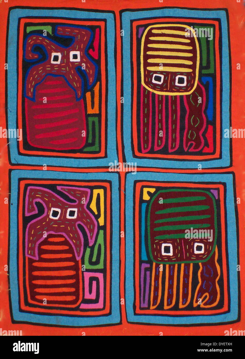 Mola textile von Kuna indischen Künstler, zeigt ein wirbelloses Tier. Von den San Blas Archipel, Panama. Reverse applique Design auf weibliche Bluse getragen. Und Tintenfisch. Stockfoto