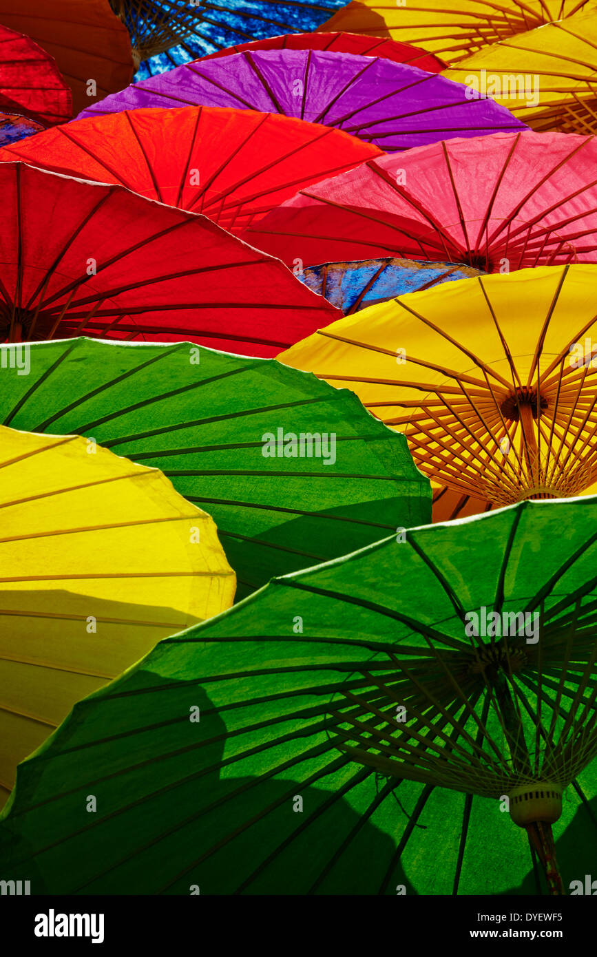 Thailand, Chiang Mai, Sonnenschirm am Borsang Kunsthandwerk Dorf Stockfoto