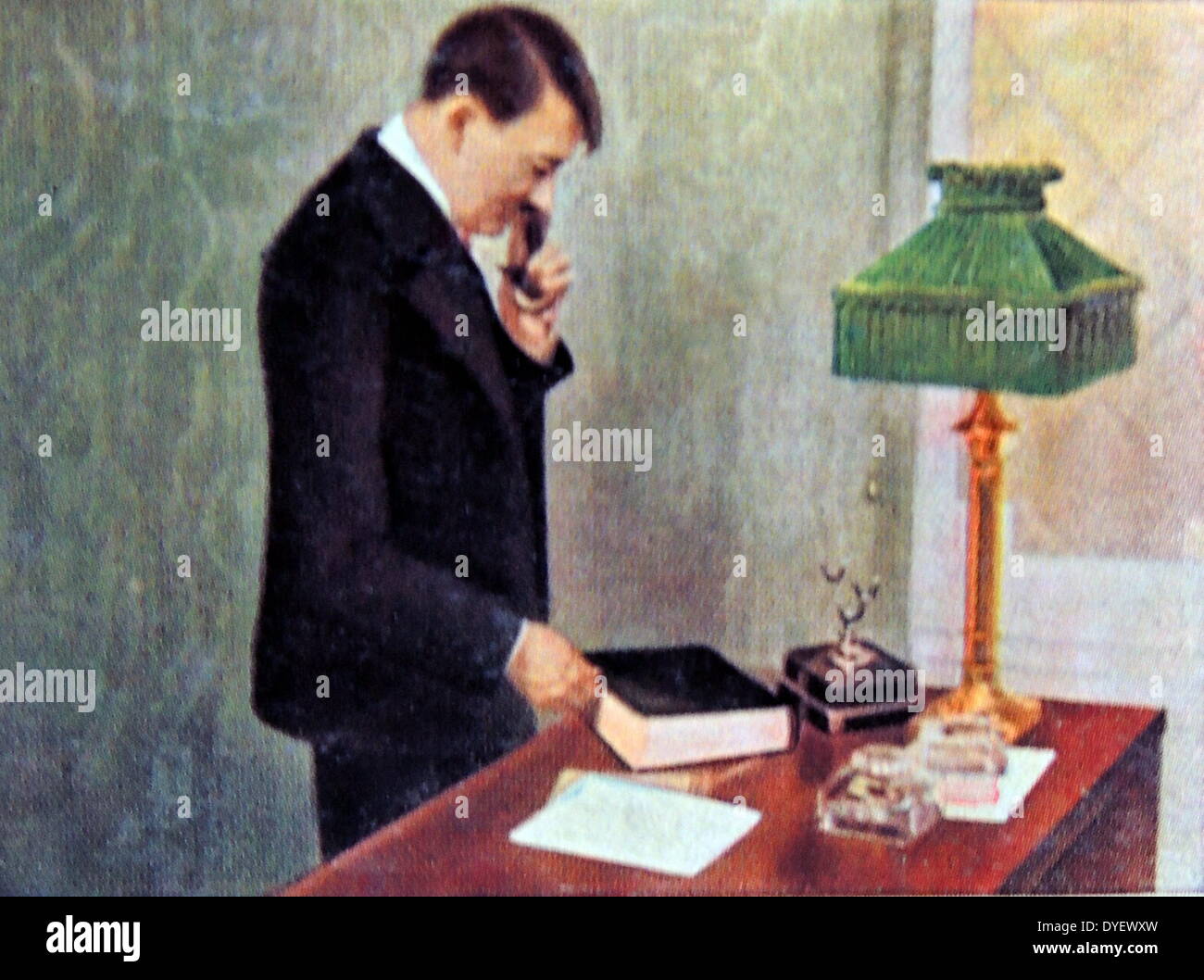 Adolf Hitler spricht am Telefon in Berlin ca. 1934 Stockfotografie - Alamy