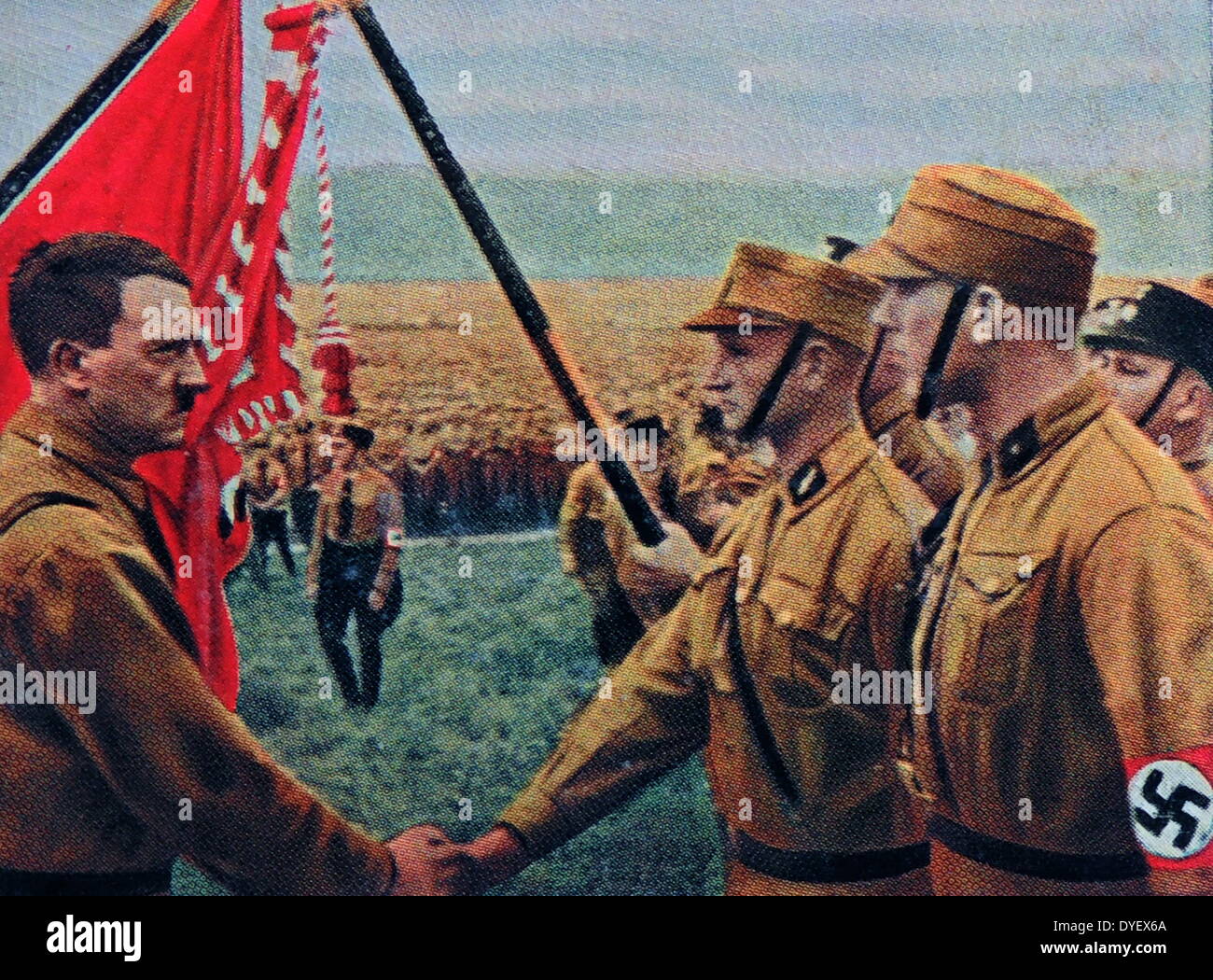 HakenkreuzFlagge von Adolf Hitler während einer Kundgebung in 1930 /