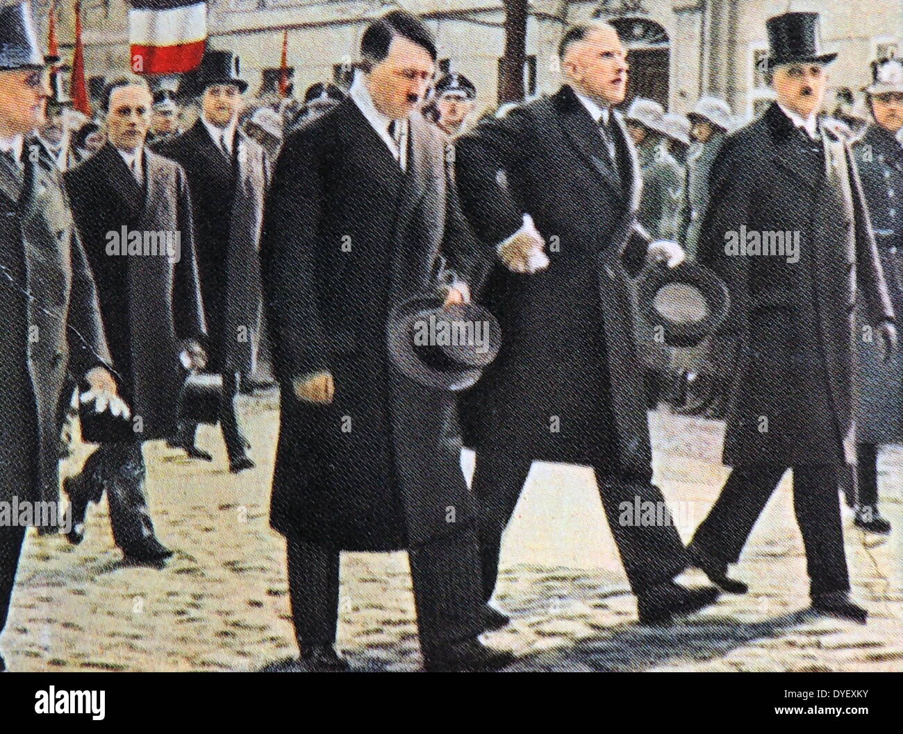 Reichskanzler Adolf Hitler und Vizekanzler von Papen kommen an einem Gottesdienst in Berlin 1933 Stockfoto