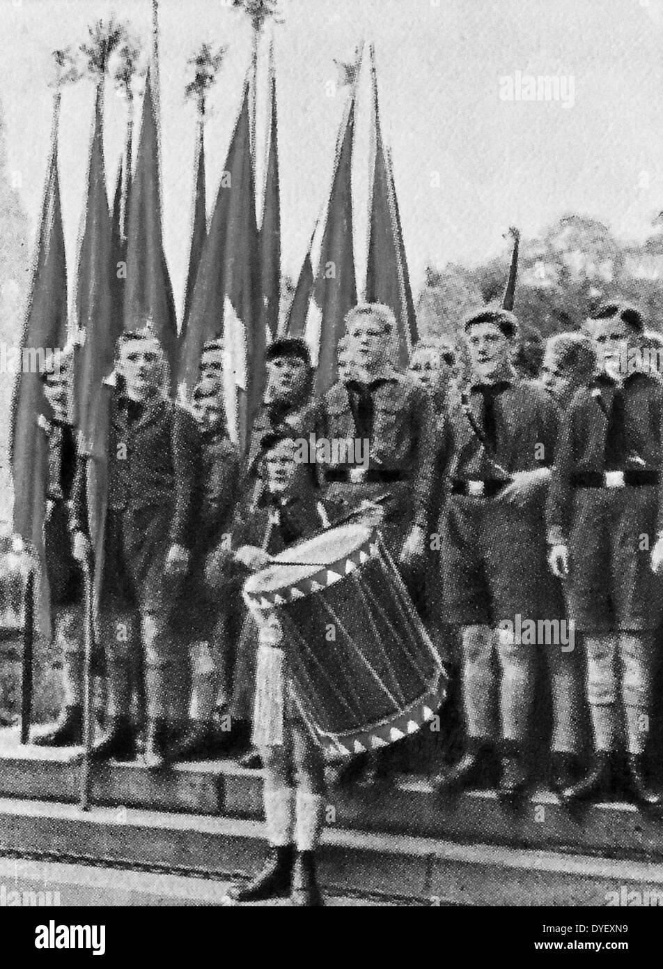 Hitler-Jugend-Truppe marschieren ca. 1933 Stockfoto