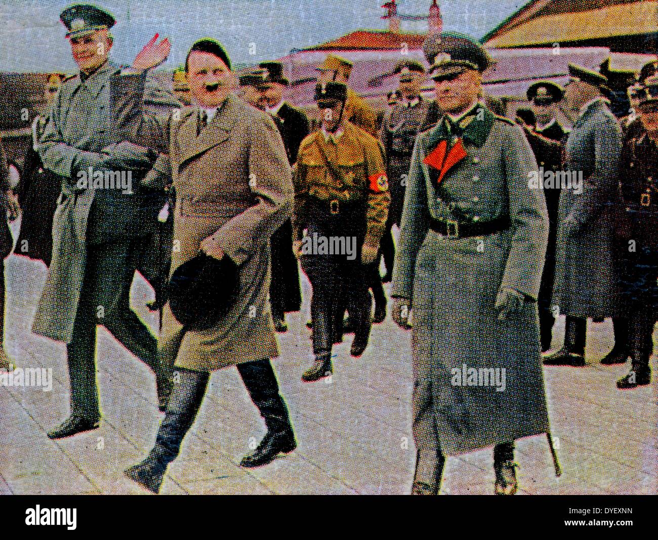 Hitler kommt 1934 auf einem flugplatz in deutschland an Fotos und Bildmaterial in hoher