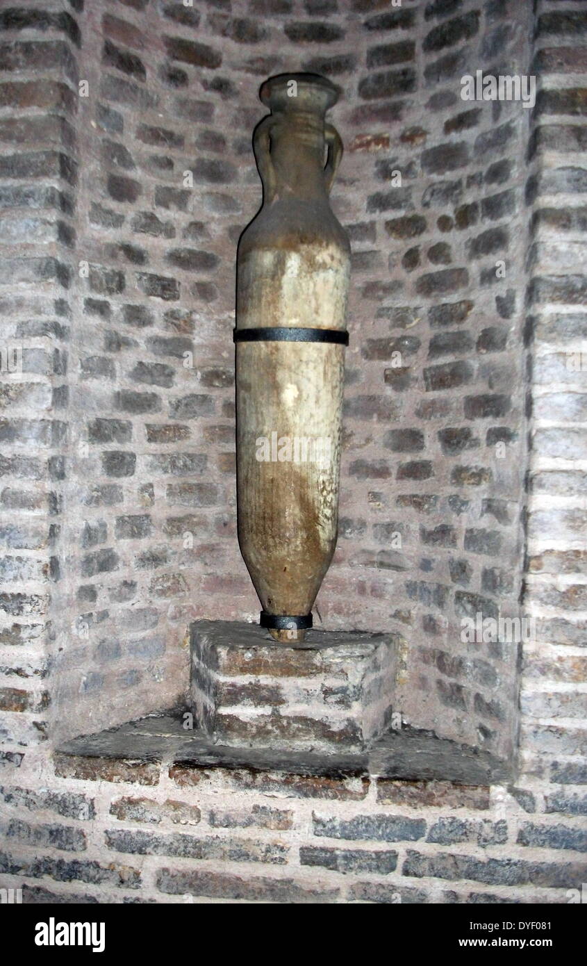 Artefakt Detail aus dem Castel Sant'Angelo, einem hohen zylindrischen Gebäude im Parco Adriano, Rom, Italien. Es ursprünglich als mausoleum von Römischen Kaiser Hadrian in Auftrag gegeben wurde. Das Castel war einst das höchste Gebäude in Rom, und ist heute als Museum genutzt. Circa 2. Stockfoto