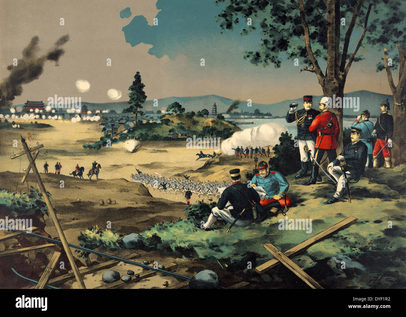 Die japanische Armee unter Major General Fukushima Voranschreiten in den alliierten Armeen in Richtung Tien - Kinn, China von Ishimatsu Nakajima, Künstler 1900. Drucken zeigt die japanischen Kommandeur, Major General Fukushima, Fernglas, stehend mit einem britischen Kommandanten und Offiziere, als die alliierten Truppen die ummauerte Stadt Tianjin, China. Stockfoto