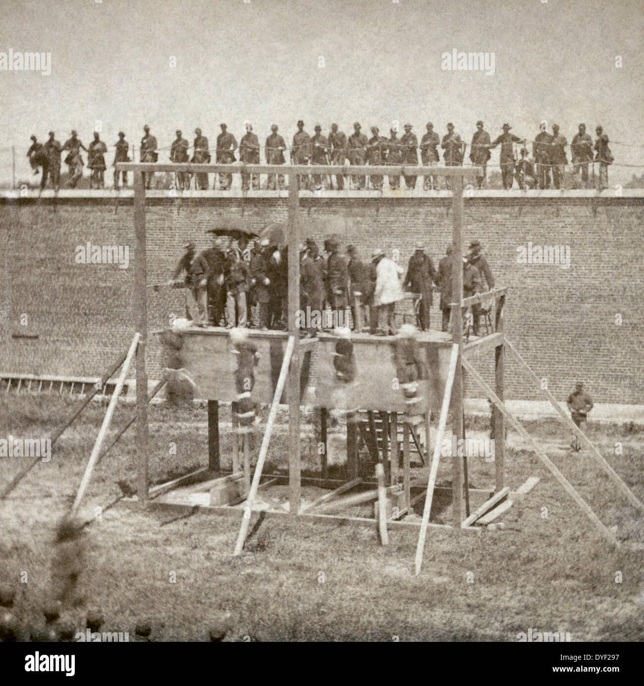 Ausführung von Mary Surratt, Lewis Powell, David Herold und George Atzerodt, Verschwörer Abraham Lincolns Ermordung, die am 7. Juli 1865 in Fort McNair, Washington, D.C. Stockfoto